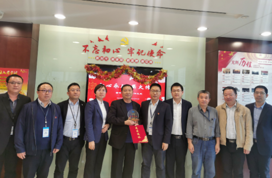 天辰公司深入开展职工退休前“六个一”暖人心活动，守护最美“夕阳红”